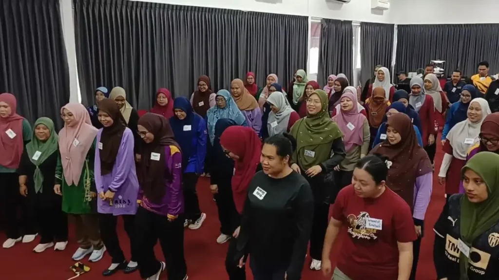 Seramai 64 peserta UPSI NCRDC menyertai aktiviti indoor team building di Imperial Heritage Hotel Melaka