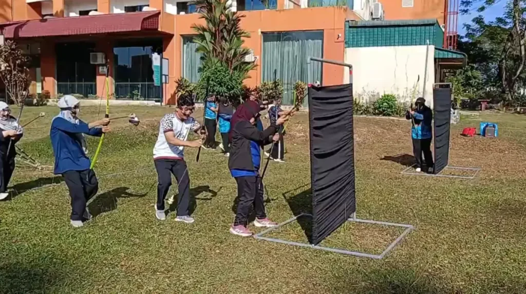 Aktiviti outdoor team building Standards Malaysia di Seremban