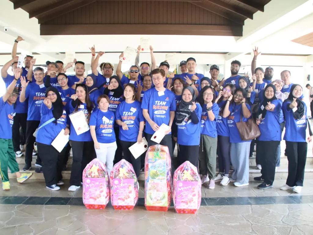 Warga Benelux Flowers & Food selepas Corporate Team Building di Thistle Port Dickson Resort
