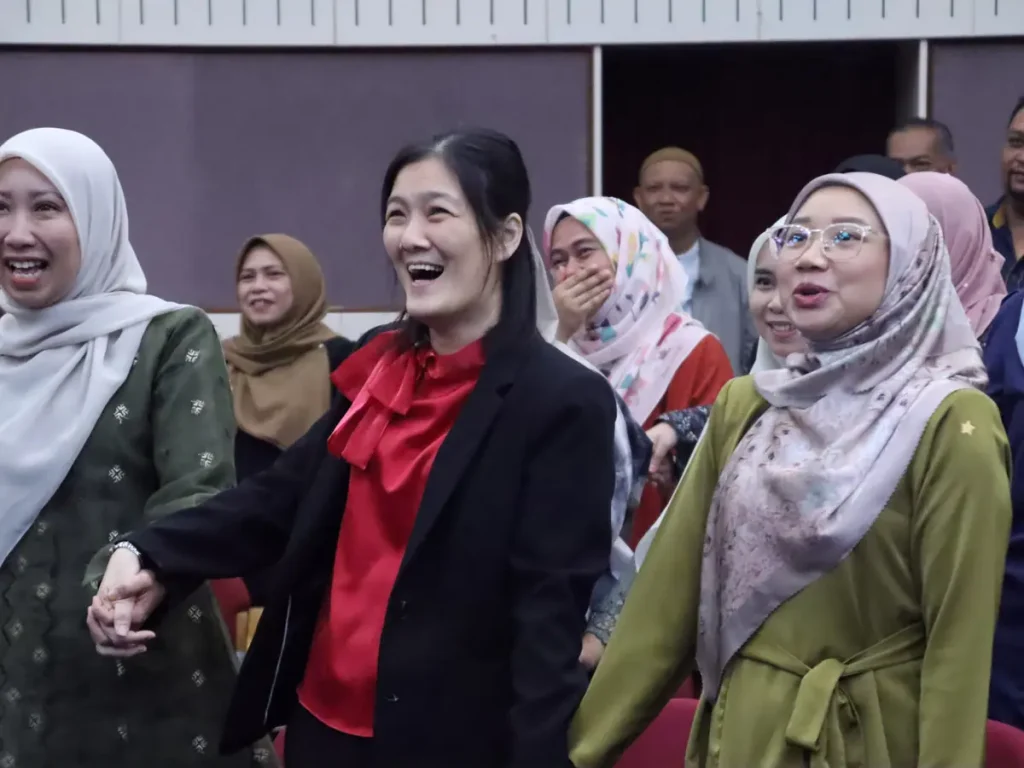 Peserta SUK Pulau Pinang menyertai kursus team building kerajaan