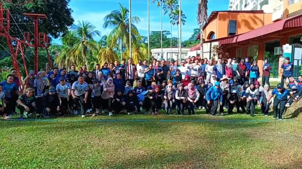 Peserta Standards Malaysia dalam program team building Seremban