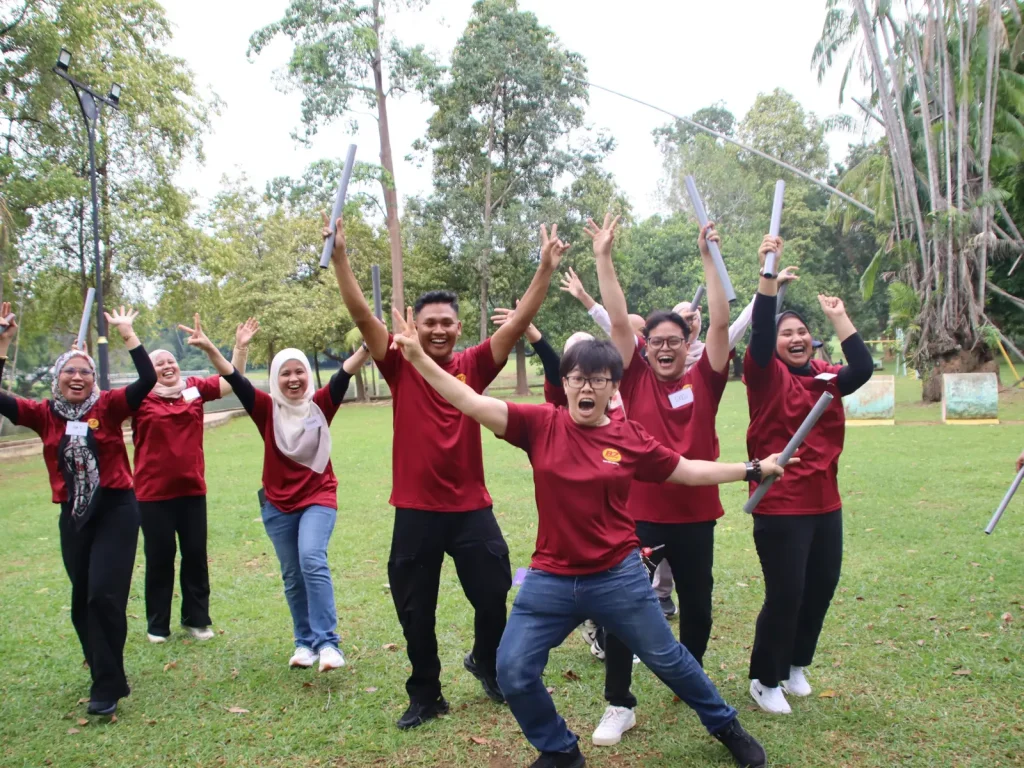 Peserta Ban Zen Motors meraikan kejayaan aktiviti team alignment