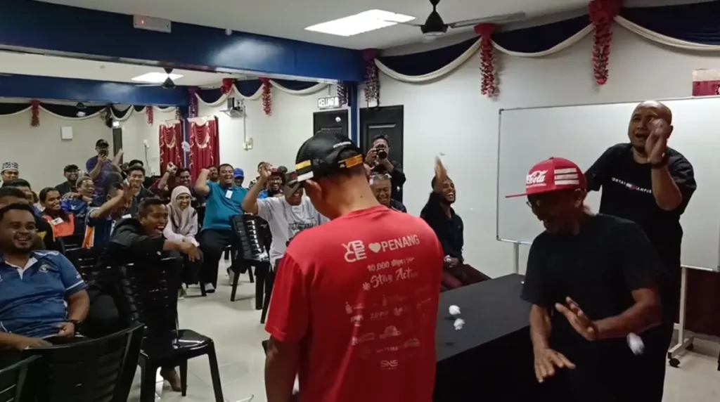 Peserta SUK Pulau Pinang mengikuti aktiviti Mentor mengenai leadership dan followership