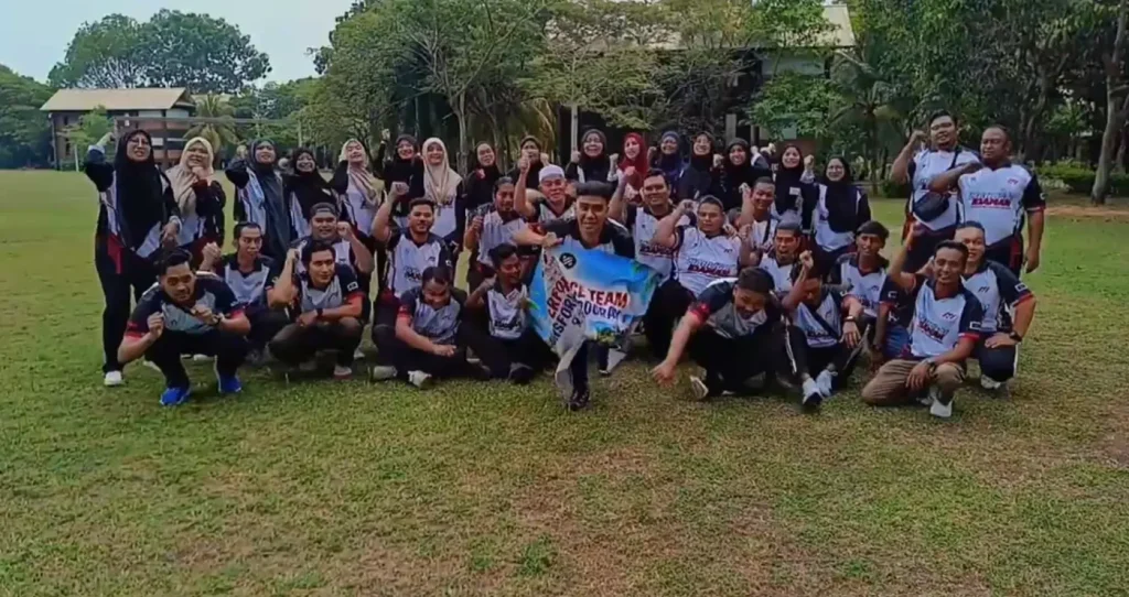 Peserta kursus team building Kuala Terengganu bersama Mahligai Idaman di The Langit Duyong Marina