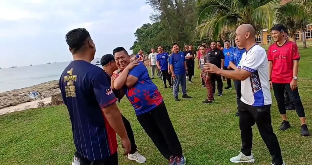 Peserta team building Kemaman bersama ICU Jabatan Perdana Menteri