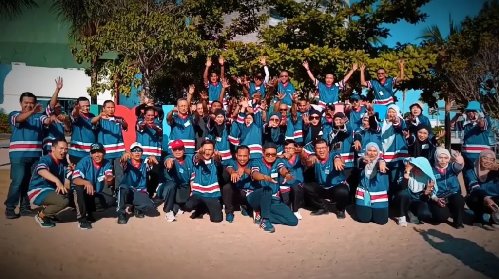 Peserta team building Port Dickson bersama Jabatan Integriti TNB